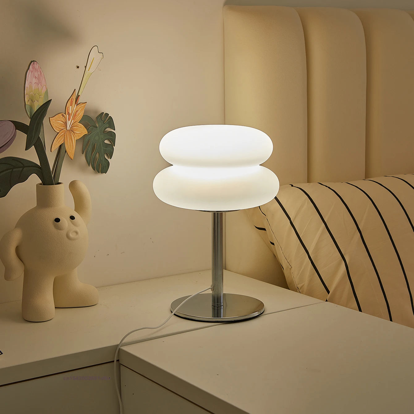 Lampe de Table Rétro Bauhaus – Lampe LED avec Luminosité Réglable – Design Vintage - momorist