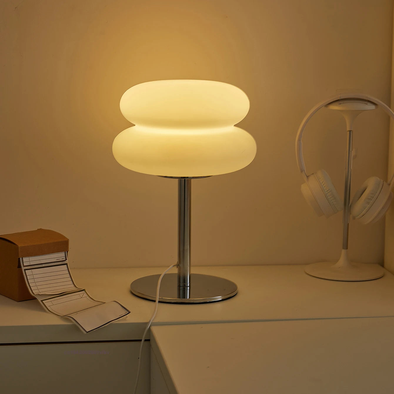 Lampe de Table Rétro Bauhaus – Lampe LED avec Luminosité Réglable – Design Vintage - momorist